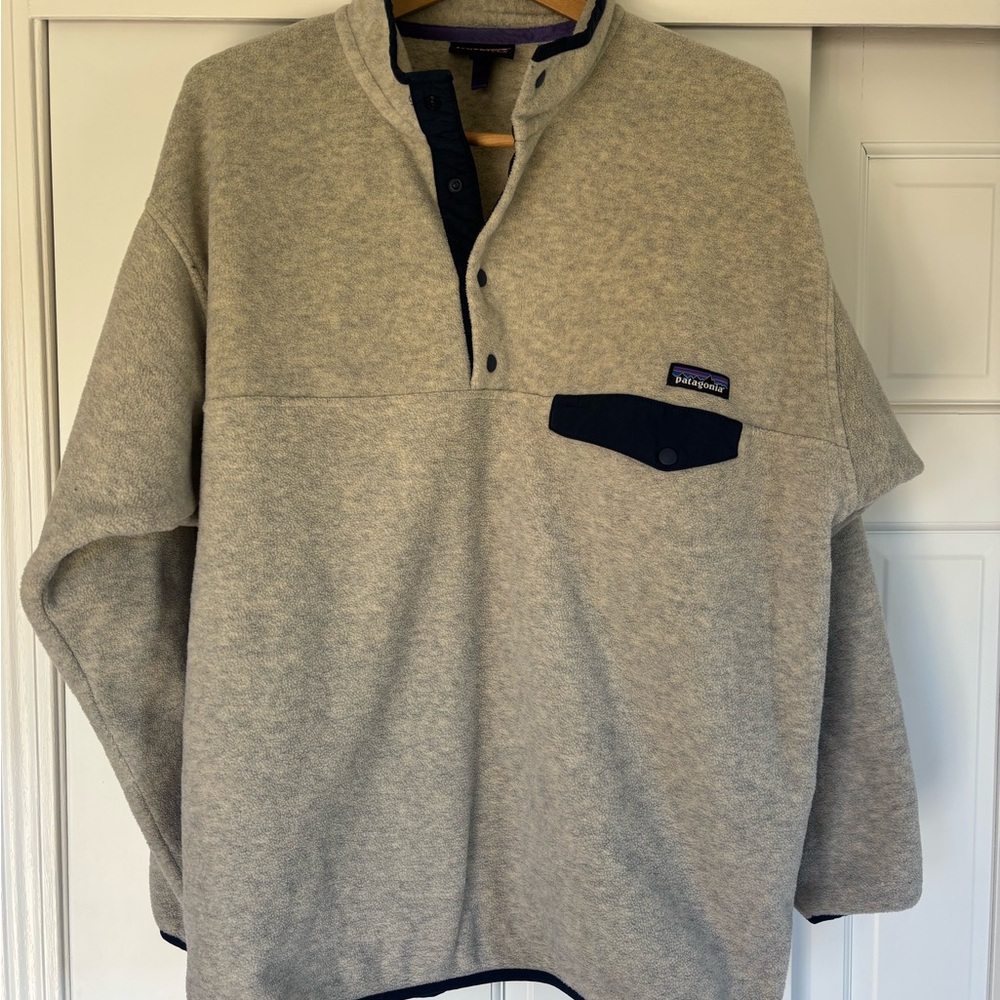 Patagonia Gray and Black Snap-T Pullover XL